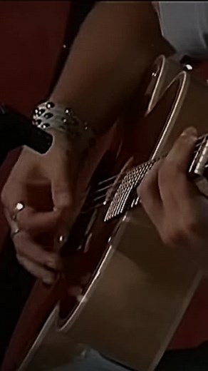 Remember this song ? 🥲 Hinder - Lips of an Angel ( Live at VH1.COM)