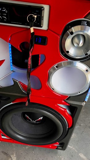 12K views · 114 reactions | Caixa BOB cabulosa tocando forte #somautomotivo #caixabob #emersonxsomx | XsomX | Facebook