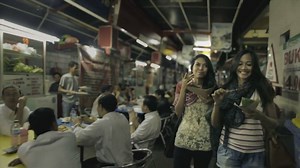 96K views · 1.1K reactions | Indonesia not only has diverse cultures but also diverse foods. Visit Indonesia, you’ll find that there are variations of foods, from the spicy one like meat curries to the sweet one like a fried banana, ice coconut, and jelly. One thing for sure, each food has a strong flavor and you’ll find that most of Indonesian will eat these kind of food with nasi or rice. #WonderfulIndonesia | Indonesia.Travel | Facebook