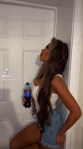 Is that a great new Pepsi can or what! #fyp #like #1992 #pepsicommercial #cindycrawford90s