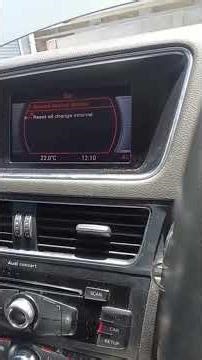 Resetting the audi Q5 service light #automobile #audiquattro #highlight