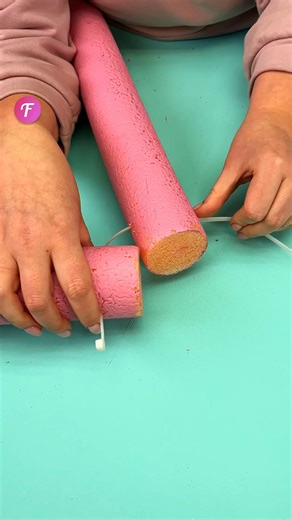 DIY tutorial: Create a decorative heart with pool noodles ❤🌹 #Fabiosa #ValentinesDay #CreativeDIY | Fabiosa Daily