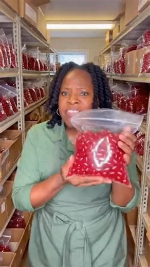 This red gummy is b*nned in America🇺🇸! #alkaline #vegan #alkalinevegan #food #diet #healthyfood #drsebi #drsebiapproved #drsebirecipes | Doc Vital