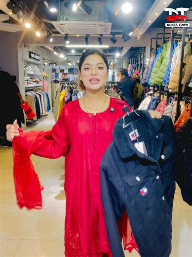 𝐂𝐥𝐚𝐬𝐬𝐢𝐜 𝐃𝐞𝐧𝐢𝐦 𝐒𝐡𝐞𝐫𝐩𝐚 𝐉𝐚𝐜𝐤𝐞𝐭- 🎯 Versatile Style — Pair with tees, hoodies, chinos, or jeans ❄️ Sherpa Lined Warmth — Keeps you comfortable in chilly weather 👕 Classic Denim Look — Stylish blue denim with soft inner lining 💼 Everyday Wear — Perfect for class, outing, or casual events 🧵 Premium Stitching — Durable build for long use 📍 Dresstown Online Address: House-02, Road 18 (Rabindra Sarani), Sector-7, Uttara, Dhaka-1230, Bangladesh | Dresstown Flagship