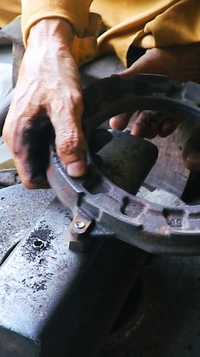 Repairing An Old CAR Clutch | Voov Auto Repair