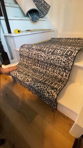 How we install a stair runner from the bottom up! #stairs