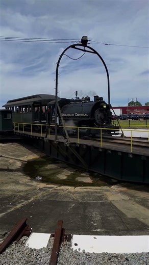 Savannah Train Station: Step Back in Time 🚂