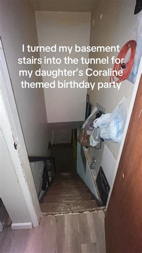 Coraline’s tunnel #coraline #tunnel #birthday #party #diy | Coraline