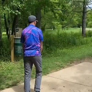 32K views · 681 reactions | Probably the most unusual ace you’ll see today. 勞勞勞 Via @kenb_disc | Disc Golf Fanatic | Facebook