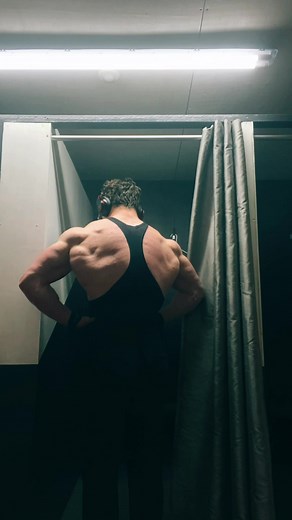Muscle Flexing Routine: Showcasing Back and Arms