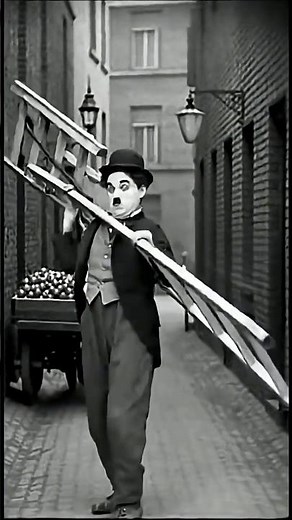 The Master of Silent Comedy: Charlie Chaplin 🎩