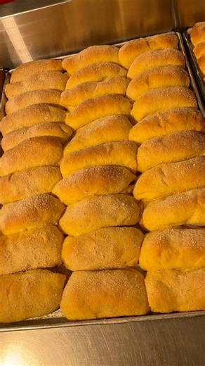 2.2K views · 5 comments | Hot, Soft, Buttery and Super Sarap襤 Special Spanish Bread. Once you taste it, kulang pa yong isa﫶 Limited Stocks lang to‼️ kaya order na‼️ | Los Panaderos Bread and Pastries Shop | Facebook