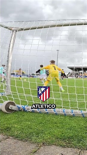 The best U12 clubs vs. me 😳🧤 #gripmode #football