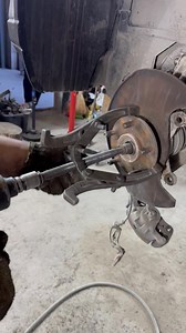 Outer cv joint stuck? Here’s What to Do! #fypシ゚viralシ #fbreels #foryoupagereels #mechanicsoftiktok #mechanicalengineering #fyp #mechanic | Pro mechanic