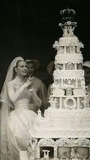 Grace Kelly marries Prince RAINIER of Monaco #history #wedding #photography