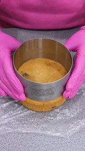 36K views · 1.3K reactions | Make a Frost Form cake with is from Start to Finish! 珞 Pro tip: Always wrap your cakes in plastic wrap and chill your cakes before trimming and stacking We have lots of recipes to choose from to use with your Frost Form on www.frostform.com 勺 | Frost Form | Facebook