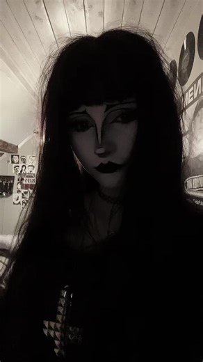 Exploring Goth Makeup for Beginners