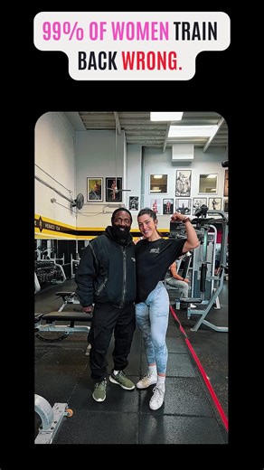 99% OF WOMEN TRAIN BACK WRONG Most women think: 👉 heavier weight = better back Wrong. That’s why: – no lines show – no shape develops – the back stays flat The problem? 👉 too heavy 👉 too much momentum 👉 sloppy form 👉 resting too long If you want that: – toned back – hourglass shape – detailed feminine look You need: 👉 controlled reps 👉 lighter/moderate weight 👉 constant tension 👉 proper tempo The key: – squeeze every rep – control the negative – shorten rest periods – focus on FEELING t