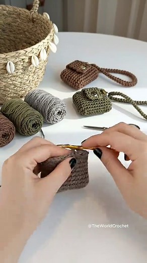Easy Crochet Mini Pouch Pattern Tutorial