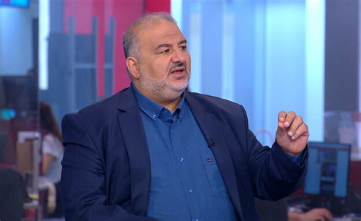 מנסור עבאס בריאיון: "מגנה כל הסתה או הזדהות עם פשעי ה-7 באוקטובר"