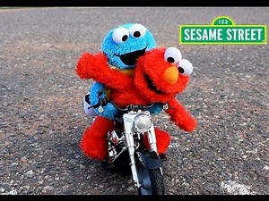 Playing with Elmo & Cookie Monster Ride Motorcycle & R/C Car & Crash!