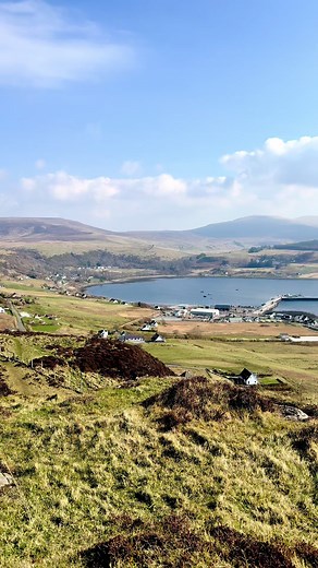 Days off don’t get much better than this.. Home for us in the pretty fishing village of Uig, up the north end of the Isle of Skye 💙🌊🎣 #theferryinnskye #isleofskye #visitscotland #scotland #scottishhighlands