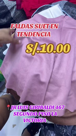 Moda Juvenil: Faldas Aesthetic en Tendencia