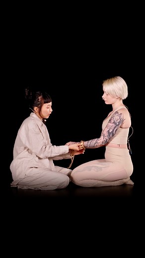 Shibari Study on Instagram: "🧶 Positioning Between Partners 🧶 Watch the full tutorial via the link in our bio! 📚 Before you even lay the first rope, your starting positions can begin to communicate intent and allow you to introduce more or less challenge early on. 🪢 In this course, hua hua teaches a series of classes exploring how positioning between partners can influence your ties and sessions, with input from her model Olivia. [Instructor: hua hua @/borderline.shibari] [Model: Olivia]"