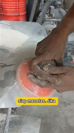 Mengapa Rambut Putih di Dinding Lebih Berbahaya?