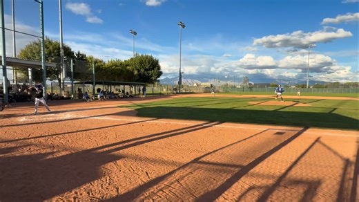 Back to back extra base hits for The Clubhouse started by @12emrickthompson deep fly ball down the line for a double! #baseballshowcaseamerica | Baseball Showcase