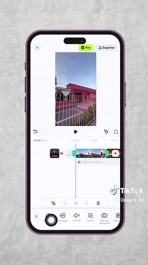 Transforme seus vídeos com transições suaves no Filmora Mobile