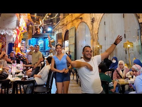 Cairo Street Walk: Daily Life & Market Scenes