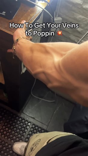 Matt Speroni on Instagram: "HOW TO EARN YOUR VEINS ⚔️ 1️⃣ Lower body fat: You can’t “out-pump” high body fat. Vascularity shows when you’re lean. As you drop body fat, the skin thins and veins become more visible. 2️⃣ Hydration: Your muscles are majority water, so hydration will make your muscles and veins look fuller. When you’re dehydrated, your body retains sodium, flattening your look and hiding definition. 3️⃣ High Rep Sets: More reps mean more blood flow, more pump, more vascularity. Mix i