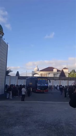 Keberadaan Unit Bus Anaconda di Karawang