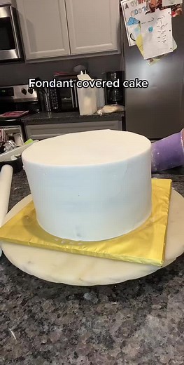 Cake Covering Tutorial: Fondant Techniques Revealed