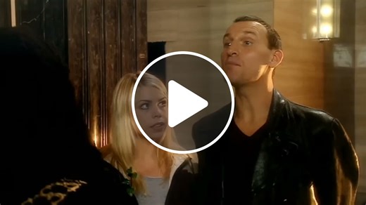 Actors Who Destroyed Their Careers By Leaving A Hit Show - NewsBreak