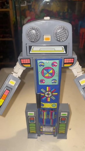 #voiceeffects #80s #robot #pencilcase #vintage #80stoys #future #throwback