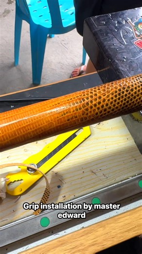 Lizard skin installation | Mang Papol's Cue Tip Repair
