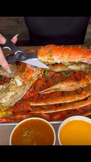 KING CRAB ROYALTY 👑🦀 Cracked this beast open and the meat was giving “main character energy” 😤 Would you one-bite this or savor it slow? 👀🔥 #KingCrabMukbang #CrabMeatPull #SeafoodLovers #ASMRSeafood #FBLifestyle #EpicBite #CrabFeast #CrackAndDip #MukbangMagic #SeafoodHeaven #RoyalEats #CrabChallenge #FoodieVibes #ClawCrack #MeatPullGoals #SeafoodAddict #FoodASMR #OneBiteOnly #FeastModeOn #CrabbyCravings #FoodieHeaven #ViralEats #LuxeSeafood #BigBiteEnergy #CrabLife | Theseafoodfix