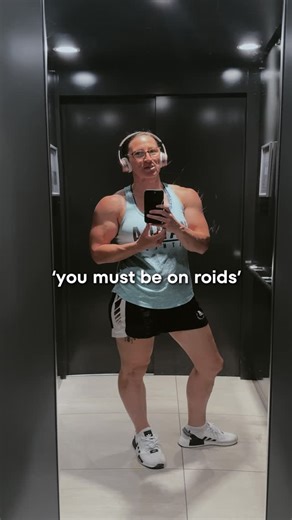 Kat Merchant | Rugby World Champion -> Fitness Coach on Instagram: "#strongwomen #musclebuilding"