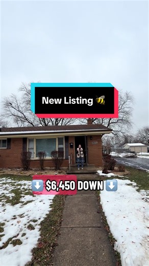 🏡 NEW LISTING | Zion, IL 📍 2311 Horeb Ave, Zion, IL 60099 🛏 3 Bedrooms 🛁 1 Bathroom 📐 ~1,000 sq ft Perfect for a small family or first-time buyer! Cozy layout, great potential, and conveniently located near schools, parks, and local amenities. 📲 Contact me for more info or to schedule a showing: 👩‍💼Vannesa Ayala 🏢Keller Williams North Shore West 📧 vayala@kw.com 📲 #ZionIL #LakeCountyIL #NewListing #FirstTimeHomeBuyer #hitlana