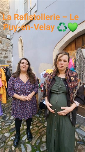 ✨🧵 Reportage à La Rafistollerie – Le Puy-en-Velay ♻️💚 Nichée au cœur de la vieille ville, La Rafistollerie est bien plus qu’une simple boutique de seconde main : c’est un véritable atelier de recyclage, de création et de passion 🌿 Ici, chaque pièce a une histoire, chaque objet retrouve une seconde vie entre les mains expertes et inspirées de l’équipe 👕👜🪡 Mode responsable, déco récup’, créations locales… un lieu chaleureux où consommer différemment prend tout son sens 🌍 Bravo à cette belle