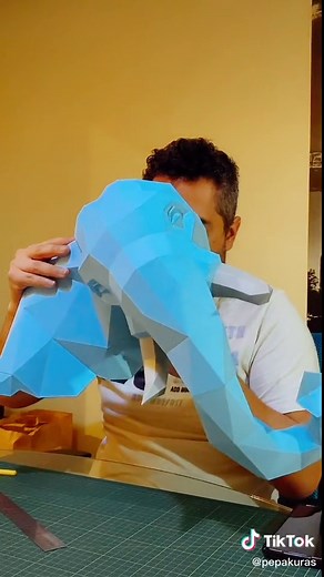 En proceso 🐘 #Pepakura #papercraft #crafter #lowpoly #hechoenperu #arte #paperart #artista #papercrafter #craftlovers #paperlovers