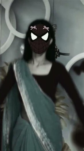 saree ke fall se ❤️and comment 😉 everyone