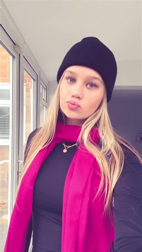 Autumn Outfit Inspiration for Blonde Beauties