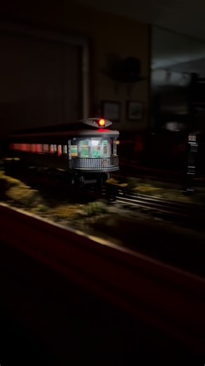 Kyle Faintich on Instagram: "It’s getting to be that time of year!!!! Polar express !!!! #trains #models #miniatures #oscale #model #art #lionel"
