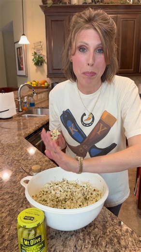 Delicious Pickle Popcorn Recipe