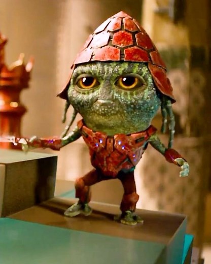 #film #movie MEN IN BLACK: INTERNATIONAL - The Twins Beg the Queen for Help! 👑