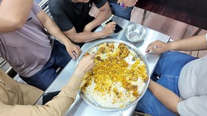 14K views · 68 reactions | ایک کلو کی دیگ وہ بھی کوئلے پر تیار کی جاتی ہے Name :Asli Biryani House Address: Shop No 50/6 Malir Ext Near PSO Pump Saudabad , Opposite Crescent Public School, For Delivery Contact Details: 0370-8738615 Google Location https://maps.google.com/?q=24.901775,67.203529 #Malir #Biryani #AsliBiryaniHouse Karachi Mein Sub Sey Best Biryani Mil Gayi | Asli Biryani House Naam bhi Asli Aur Zaiqa Bhi | Hassan Kamal HK | Facebook