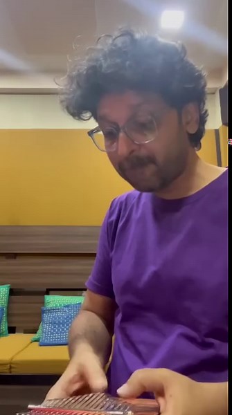 Meet the newest member of my family. It’s a cute 17 key Kalimba ❤️ #kalimba #kalimbamusic #africaninstruments #thumbpiano Musicians Mall | Joy Sarkar